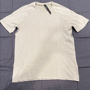 lululemon athletica Light Gray Short Sleeve Tee